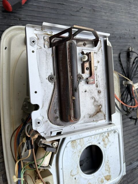 ダイニチ FW-453L ファンヒーター内部清掃